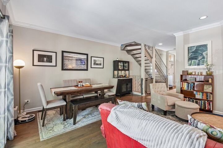 Property Photo:  1618 N Burling Street A  IL 60614 