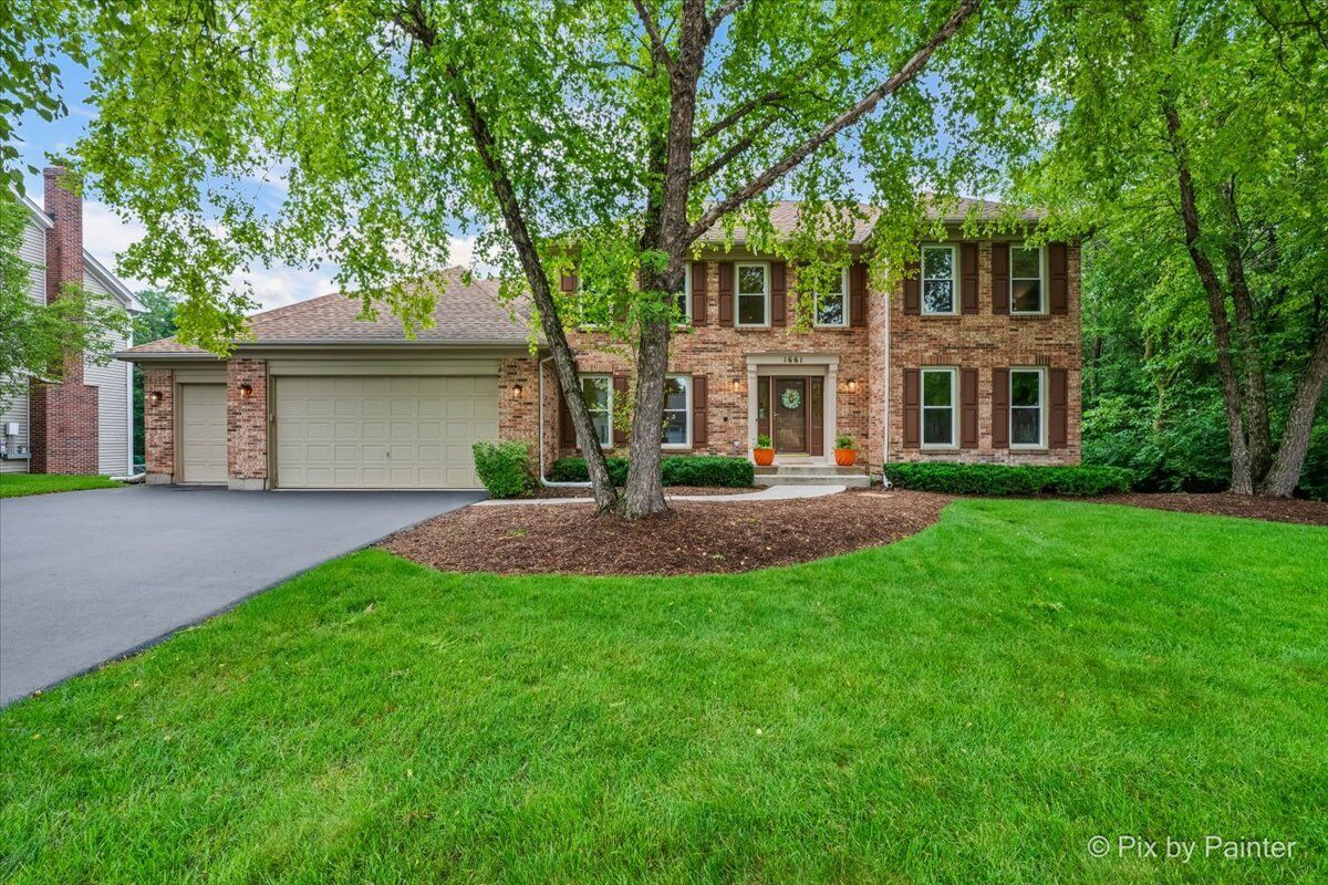 Property Photo:  1661 Kensington Drive  IL 60102 