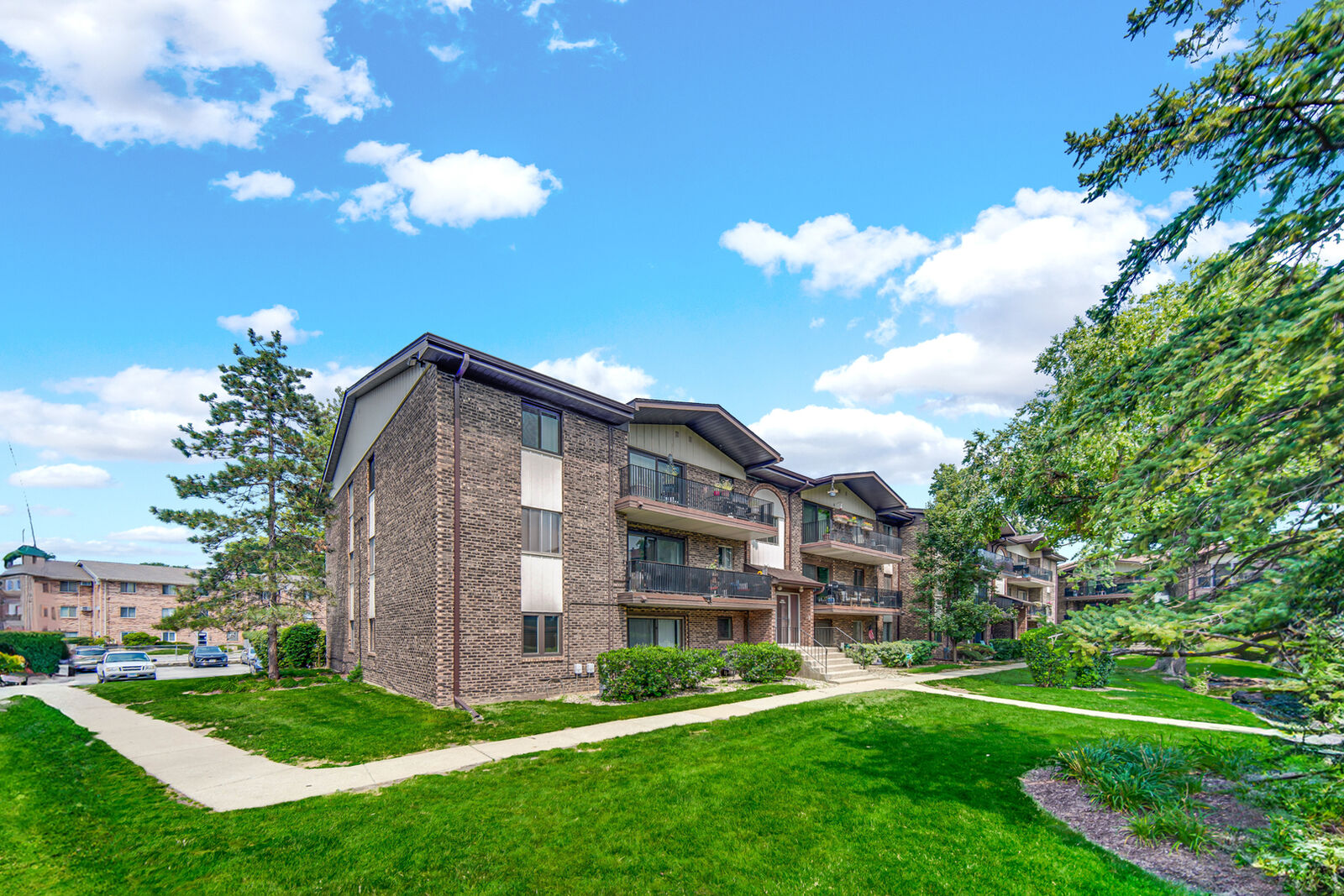 Property Photo:  13913 James Drive 1021  IL 60418 