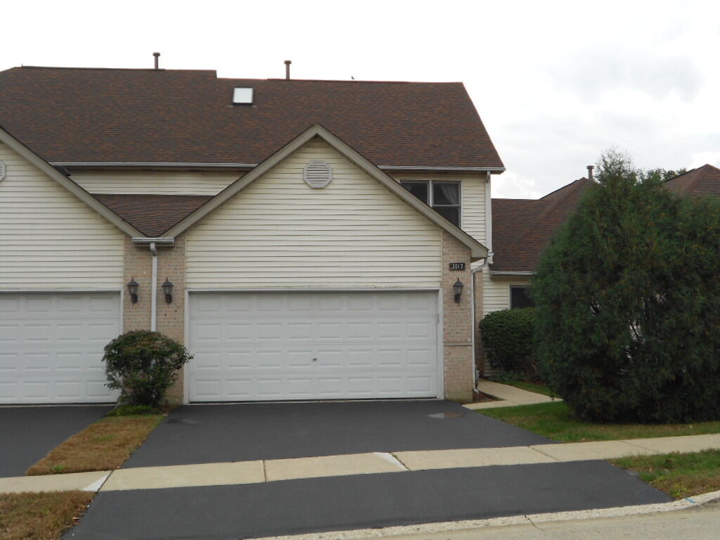Property Photo:  2017 Thornwood Circle  IL 60174 