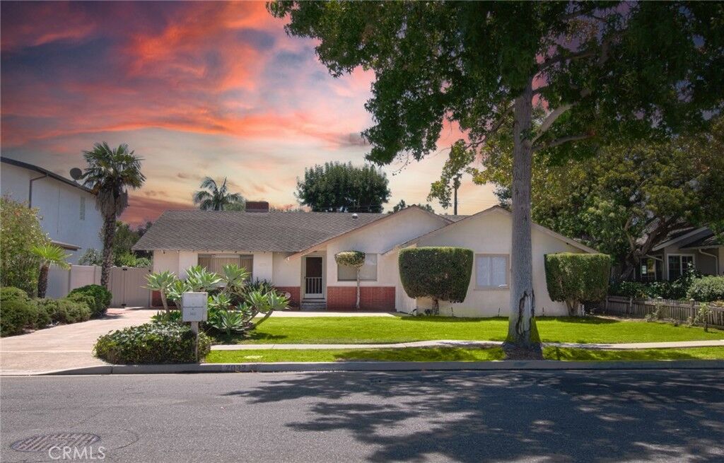 Property Photo:  2032 Aliso Avenue  CA 92627 