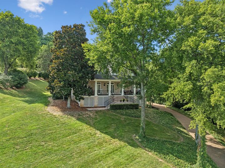 Property Photo: 728 Legends Crest Dr TN 37069
