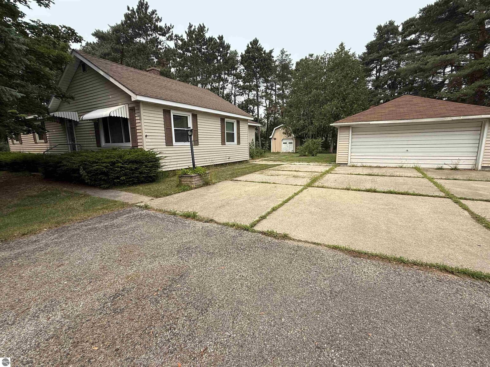 Property Photo:  410 14th Street  MI 49601 