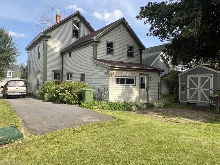 Property Photo:  130 Mackay Street  NS B0K 1S0 