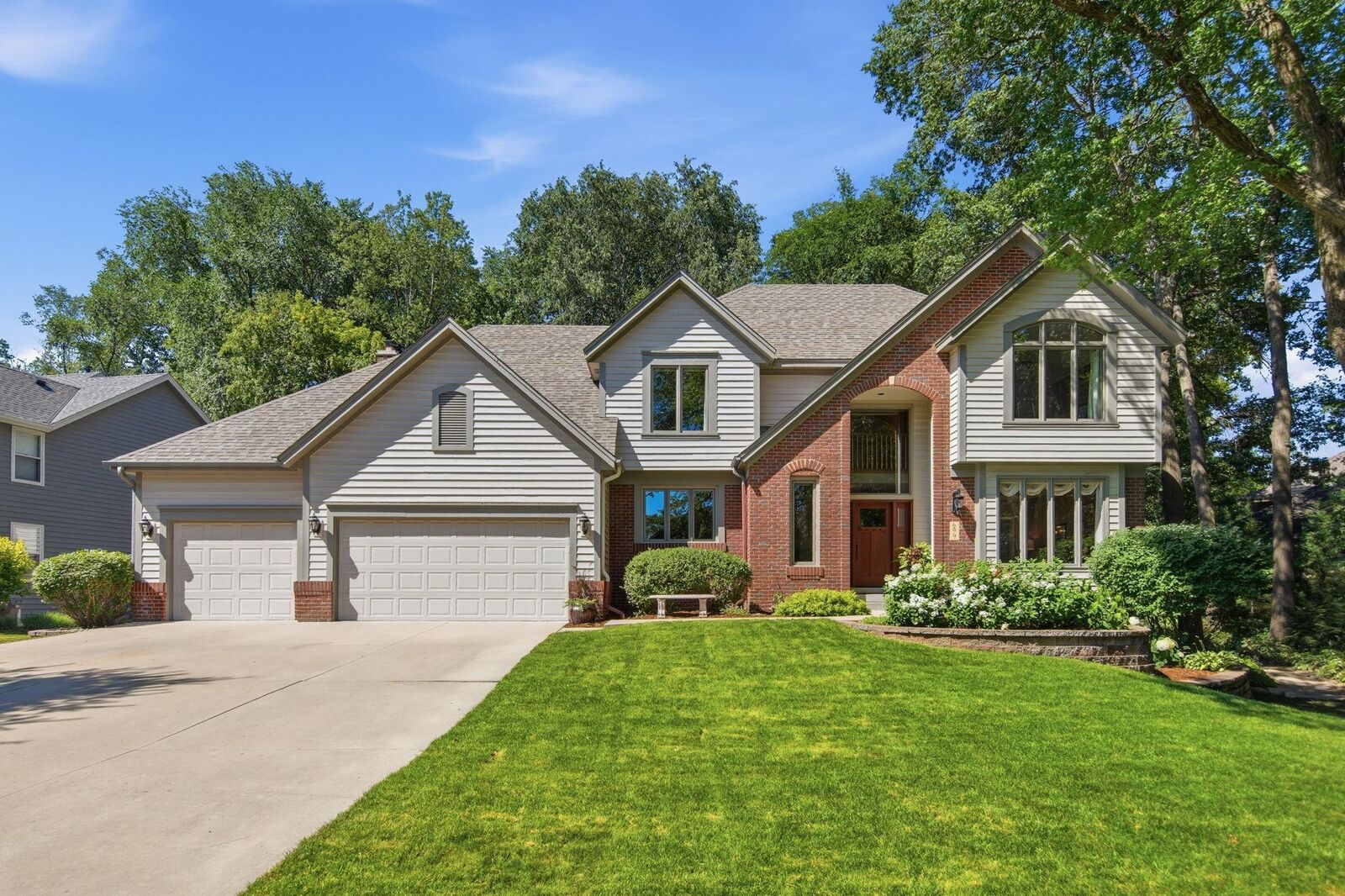 Property Photo: 699 Bridle Ridge Road MN 55123
