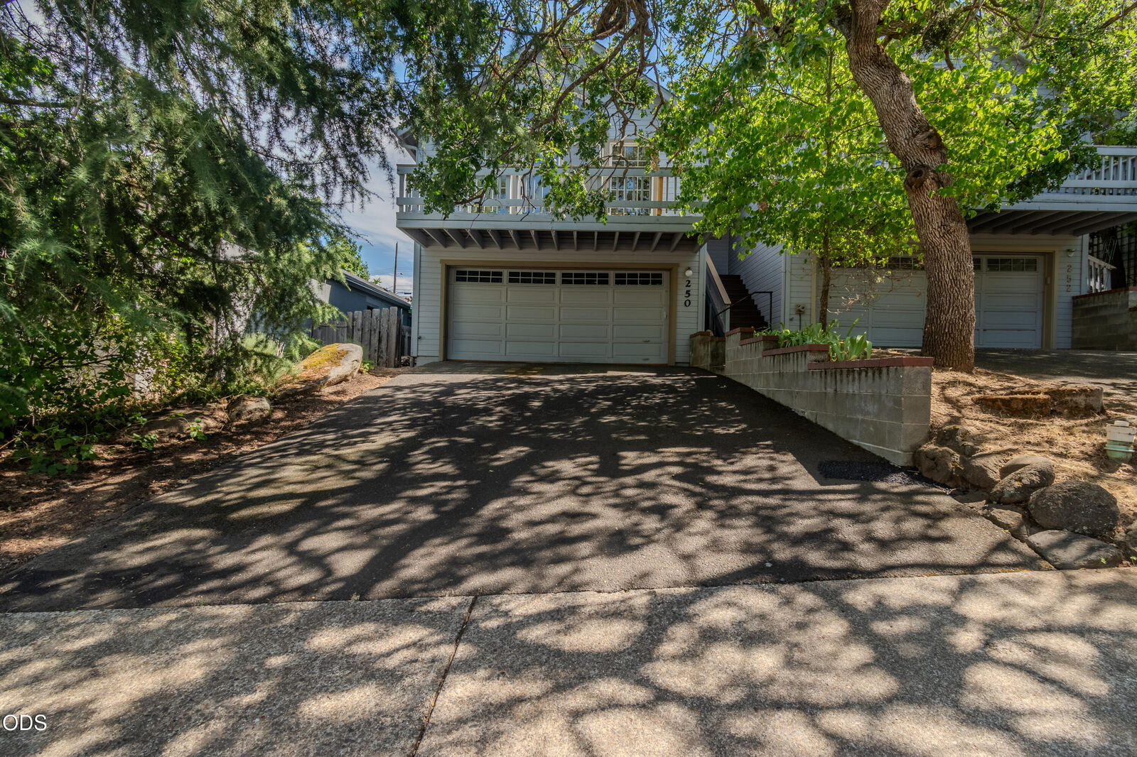 Property Photo:  250 Sheridan Street  OR 97520 