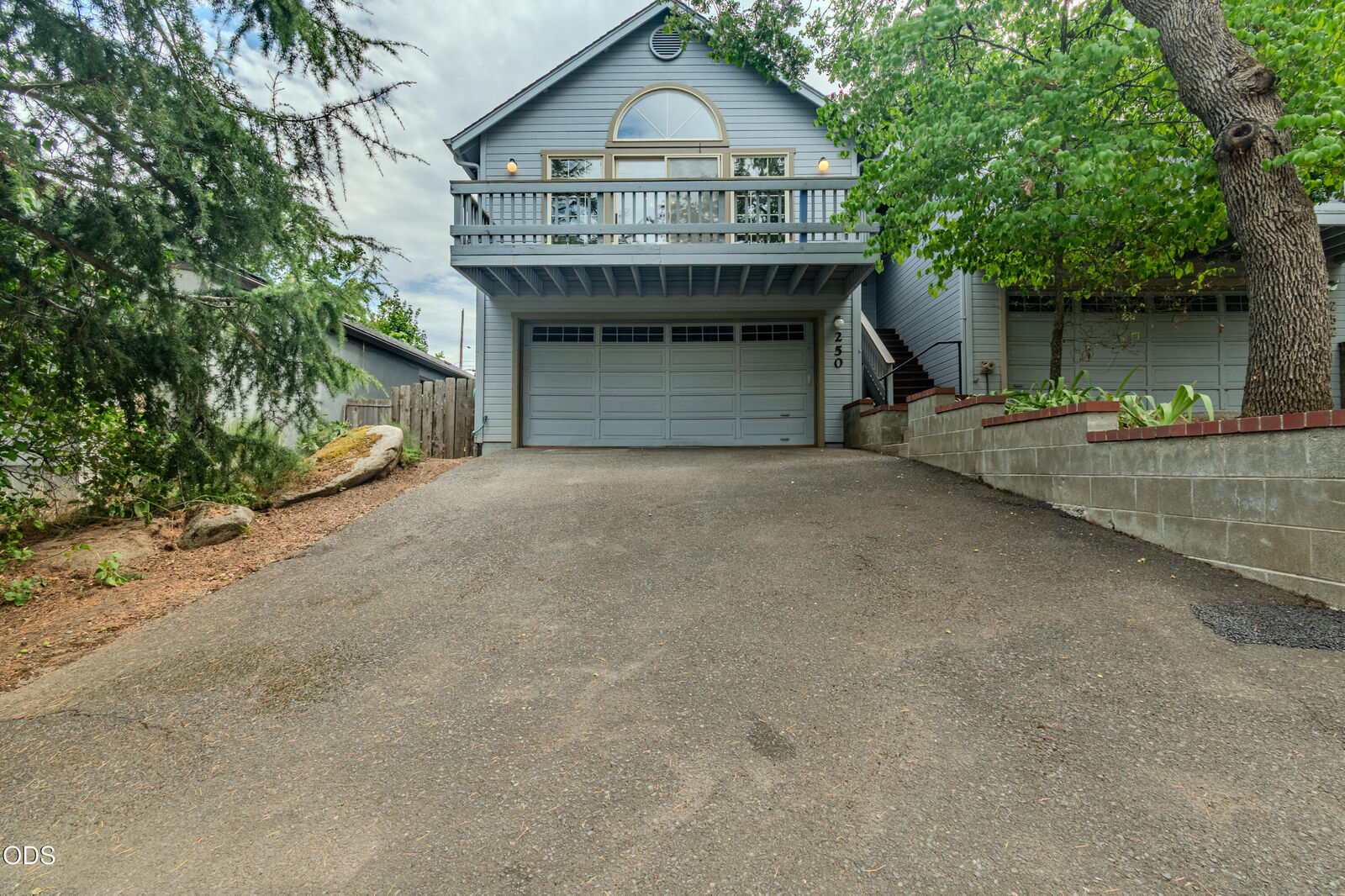 Property Photo:  250 Sheridan Street  OR 97520 