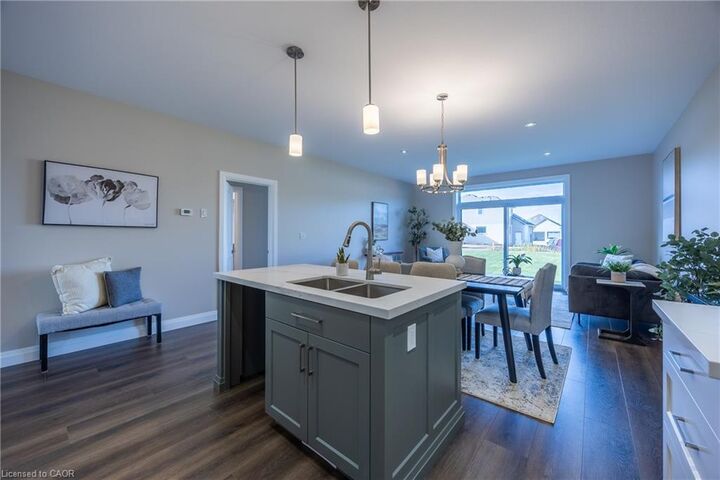 Property Photo:  373 Argyle Avenue  ON N4B 0B2 