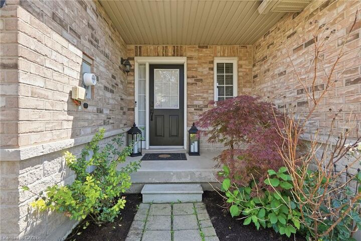 Property Photo:  