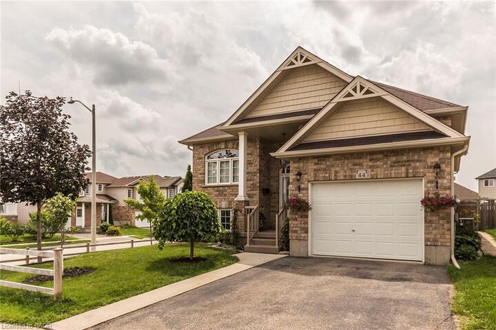 Property Photo:  