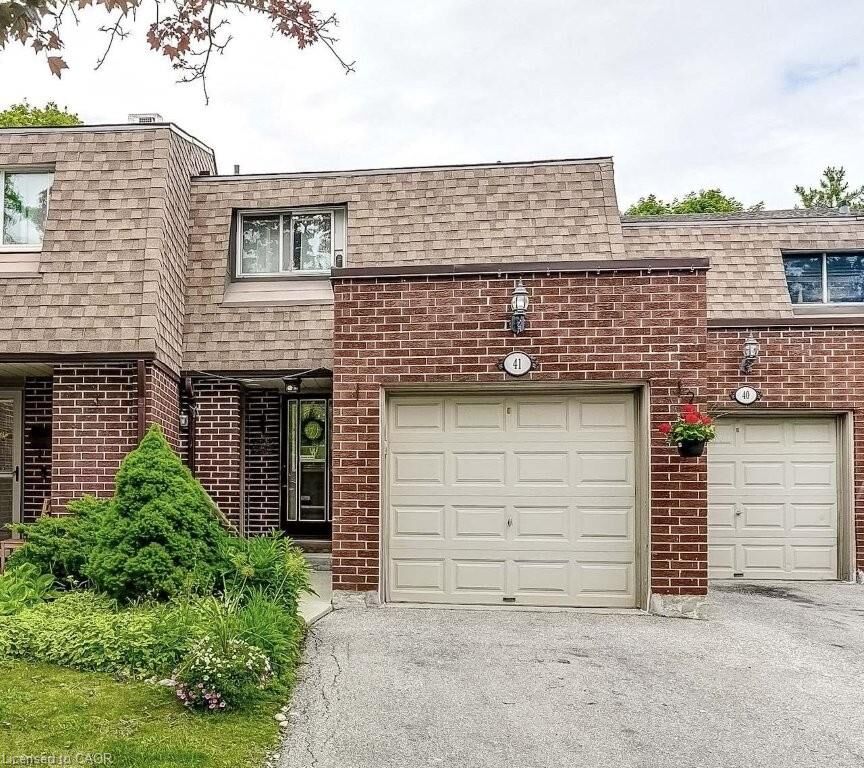 Property Photo:  