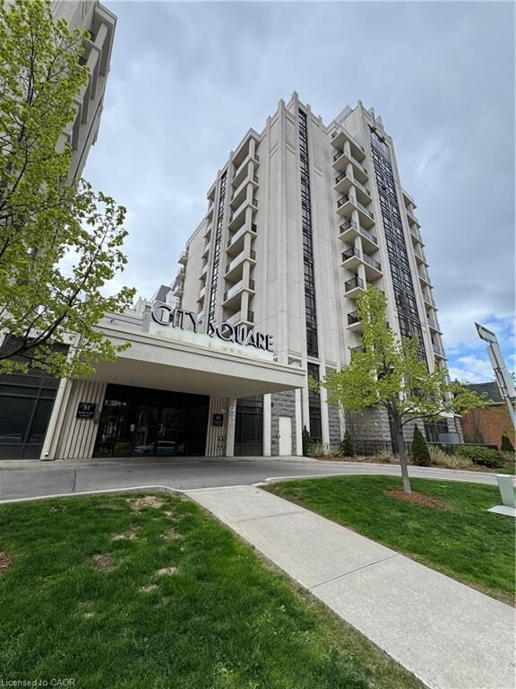 Property Photo: 85 Robinson Street 105 ON L8P 0B9