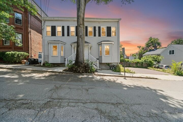 Property Photo:  86 Mount Vernon St 2  MA 02145 