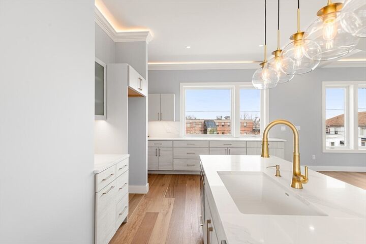 Property Photo:  308 Newton Street 1  MA 02453 
