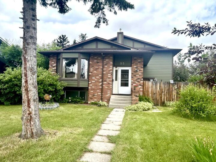 Property Photo: 55 Bermuda Close NW AB T3K 1G4