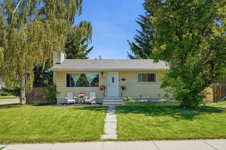 Property Photo: 96 Waterloo Drive SW AB T3C 3G3
