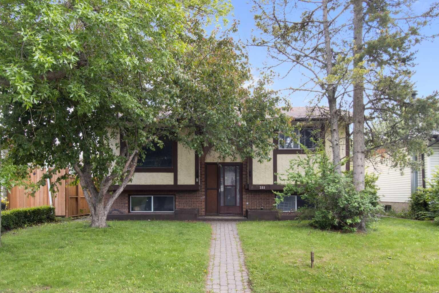 Property Photo:  311 Templeside Circle NE  AB T1Y 3M1 