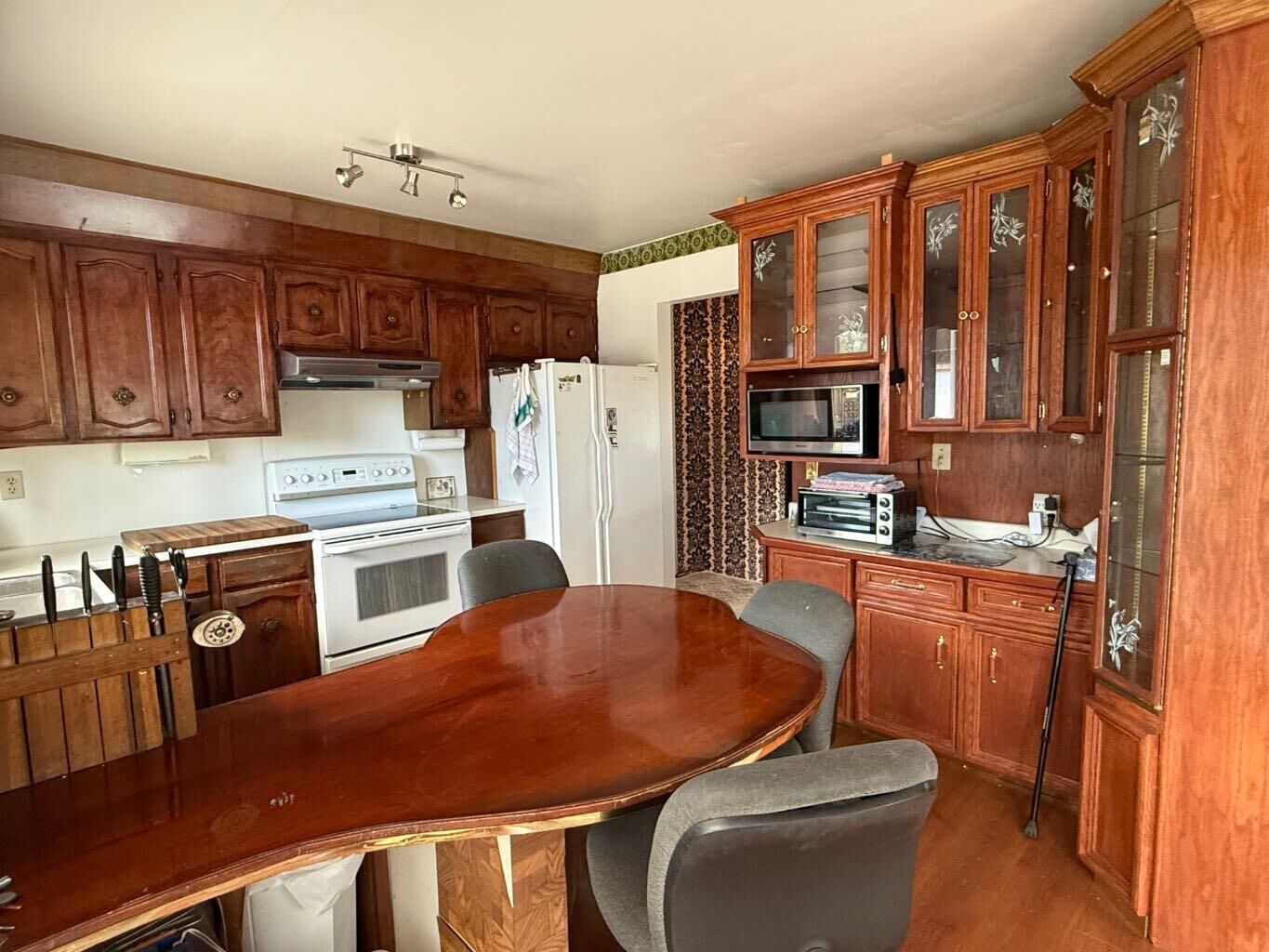 Property Photo:  6803 Dalmeny Gate NW  AB T3A 1T5 