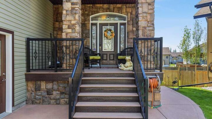 Property Photo: 28 Oakdale Place AB T4P 0E1