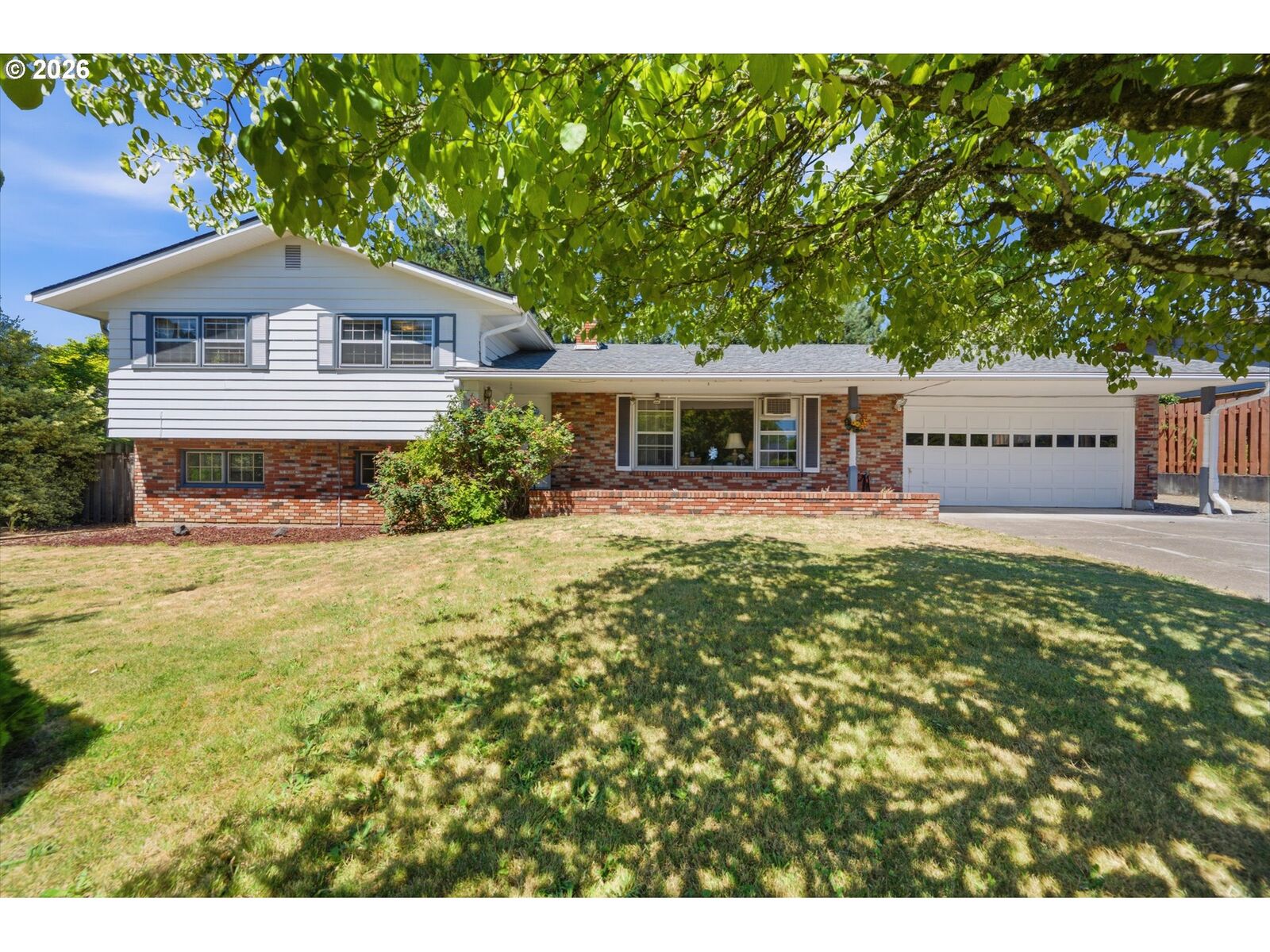 Property Photo:  6885 SE Molt St  OR 97267 