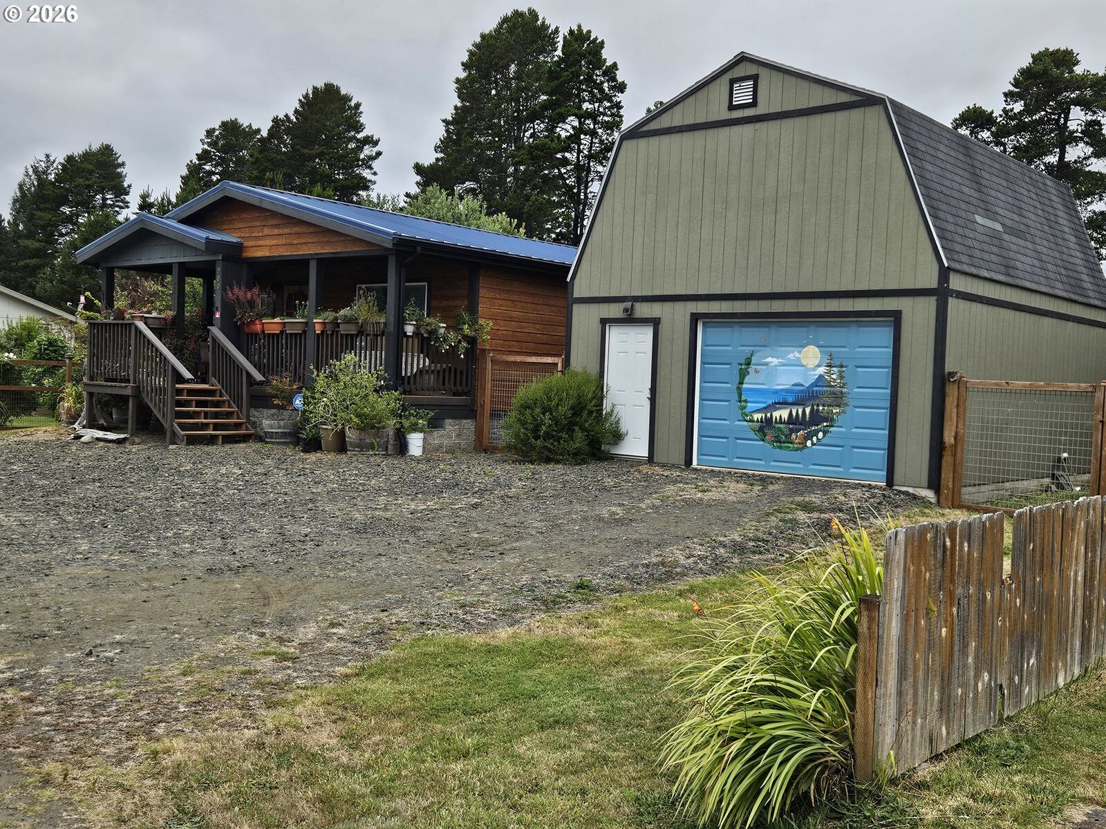 Property Photo: 900 Railroad Ave OR 97449