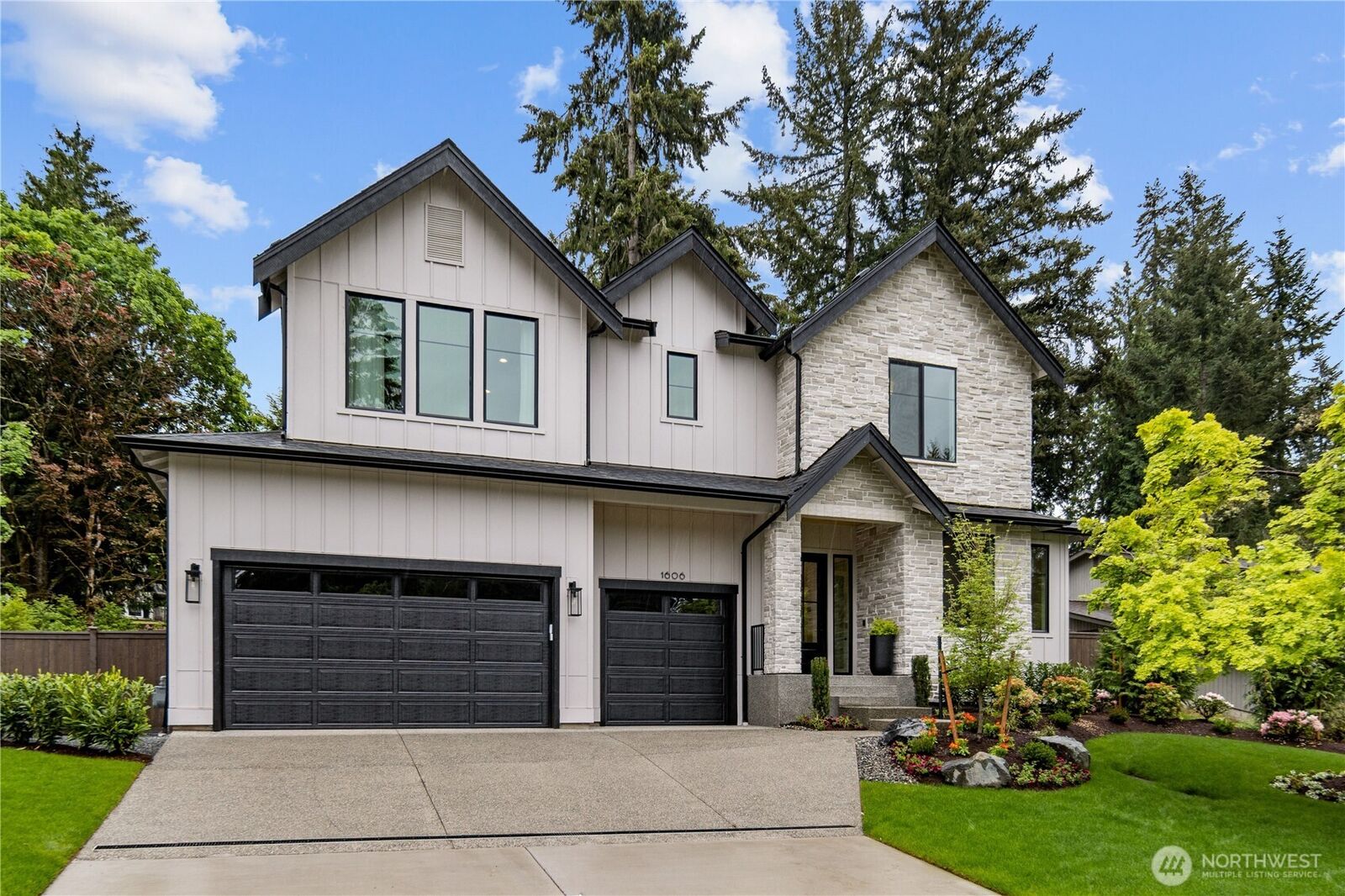 Property Photo: 1606 146th Avenue SE WA 98007