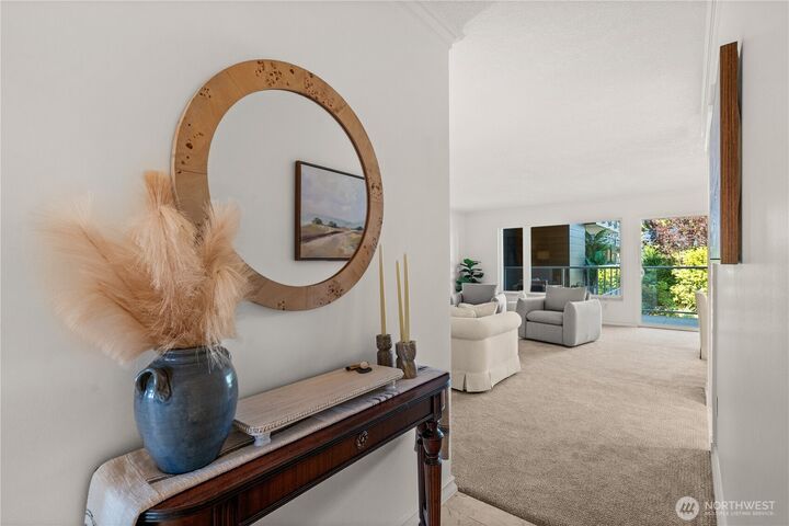 Property Photo: 2501 Canterbury Lane E 203 WA 98112