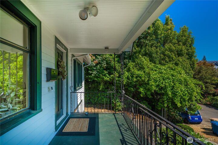 Property Photo: 319 29th Avenue WA 98122
