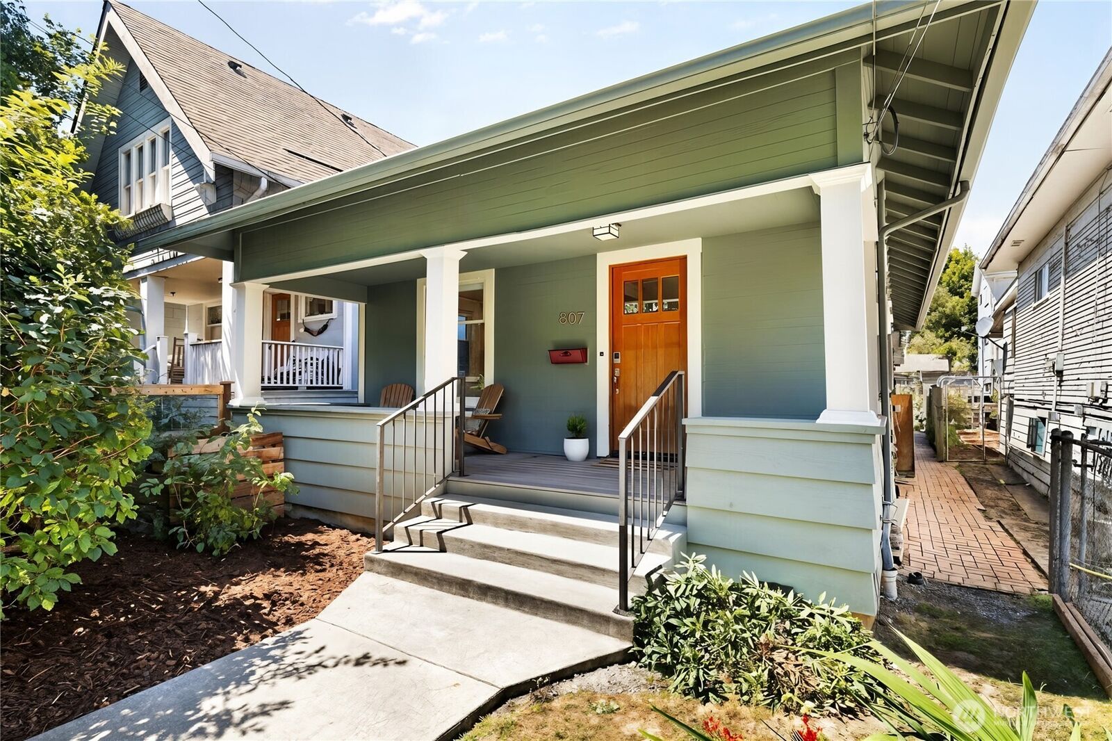 Property Photo:  807  27th Avenue  WA 98122 