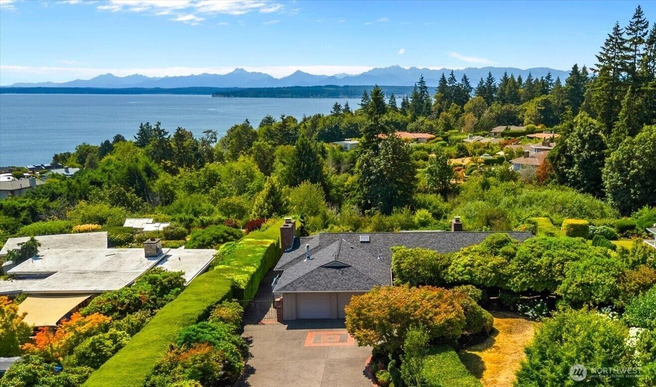 Property Photo: 18241 14th Avenue NW WA 98177