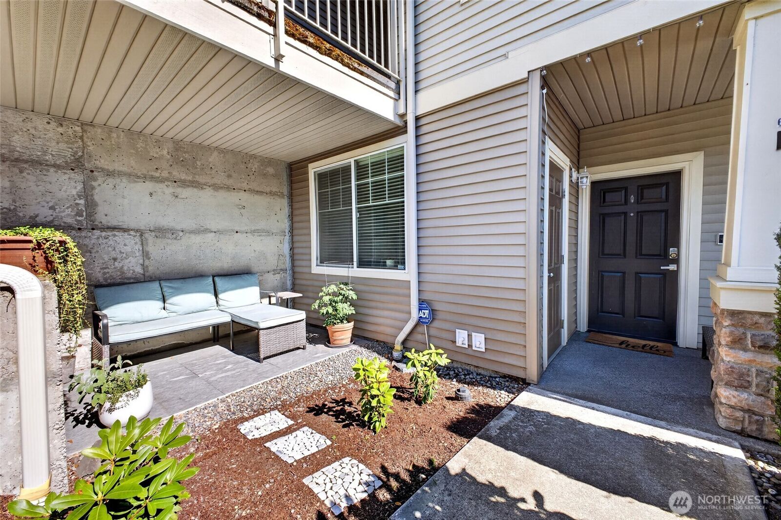 Property Photo:  6117  Isaac Avenue SE H-14  WA 98092 
