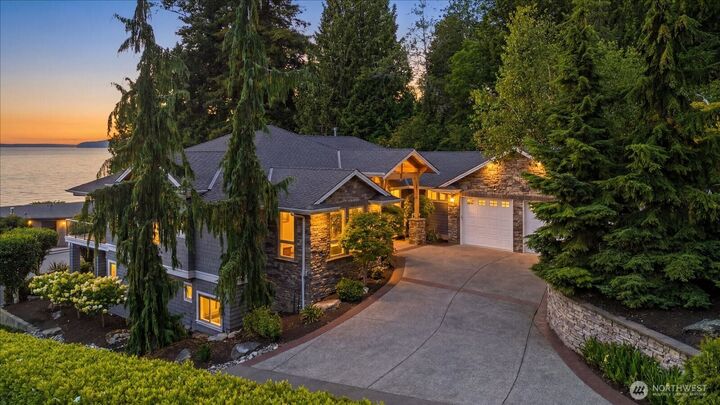 Property Photo: 18608 Sound View Place WA 98020