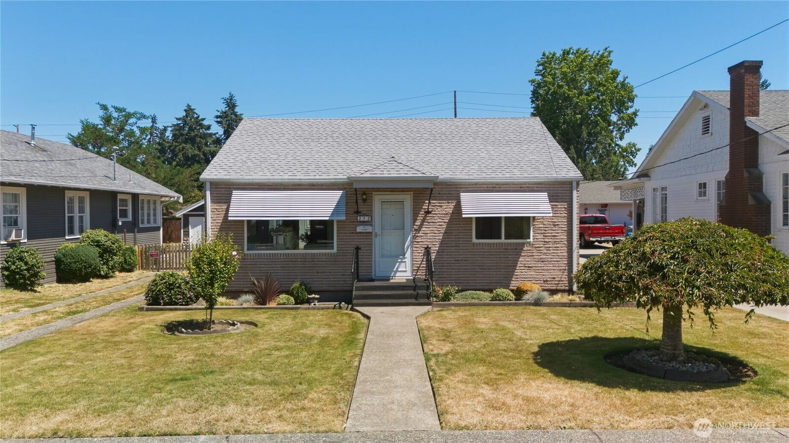 Property Photo:  212  L Street SE  WA 98002 