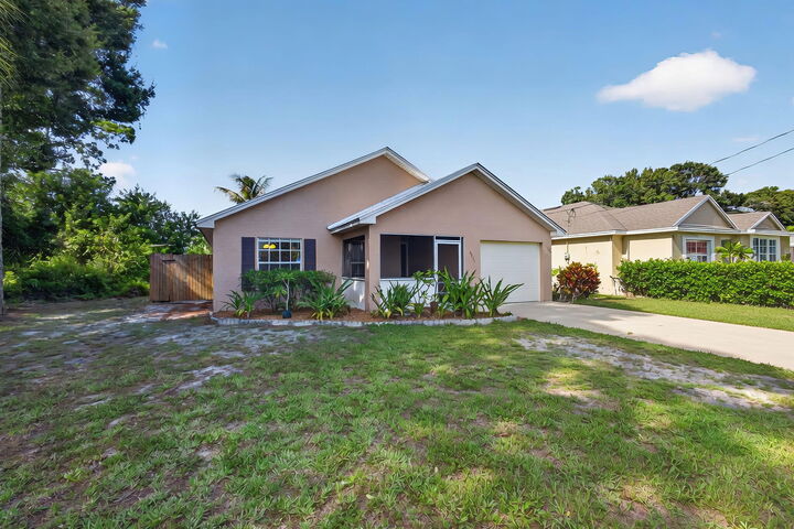 Property Photo:  6934 Palm Garden Street  FL 33458 