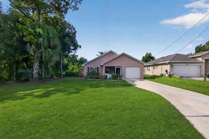 Property Photo:  6934 Palm Garden Street  FL 33458 