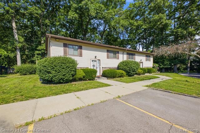 Property Photo: 38098 Hixford Place MI 48185