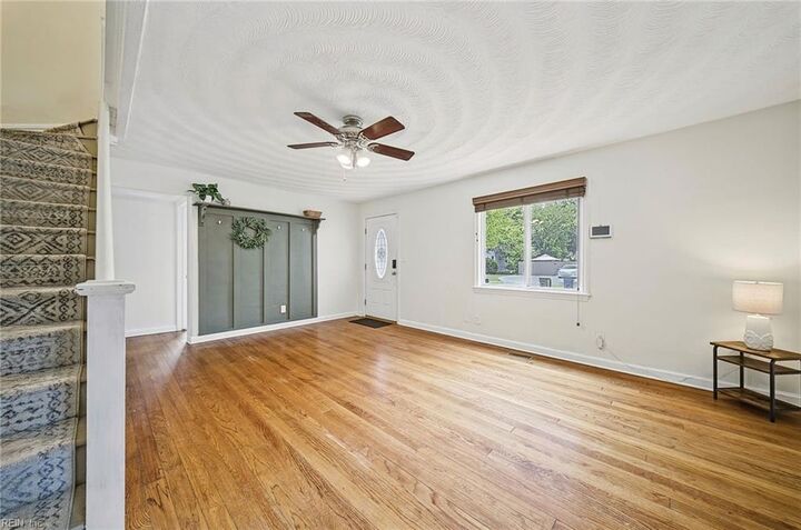 Property Photo:  402 Ashlawn Dr  VA 23505 
