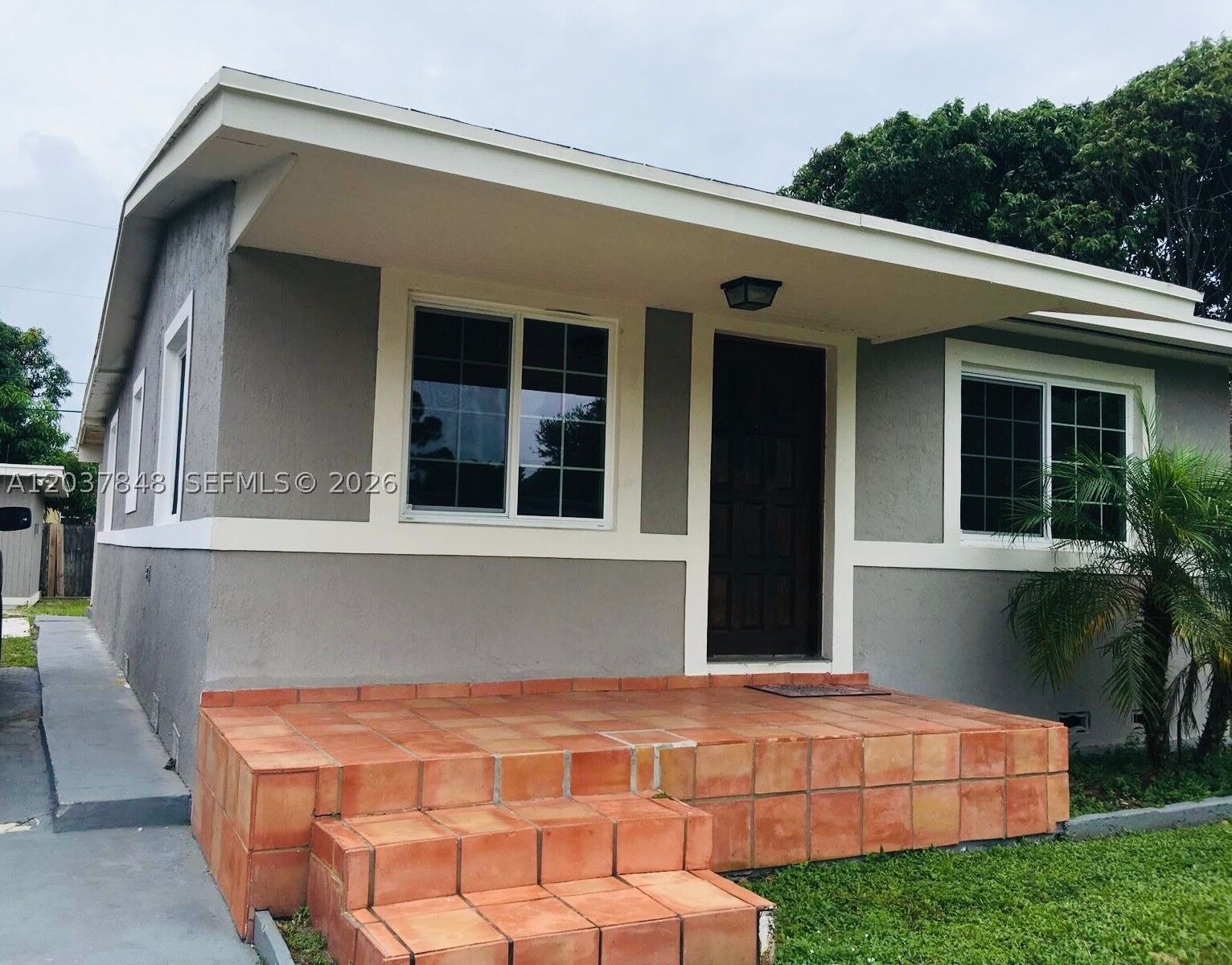 Property Photo: 6424 Meade St FL 33024