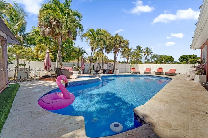 Property Photo: 3701 McKinley St FL 33021