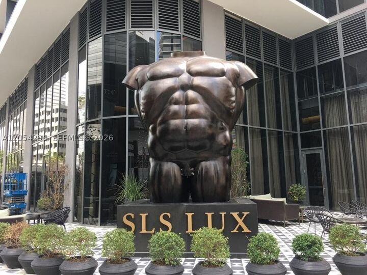 Property Photo:  801 S Miami Ave 2203  FL 33130 