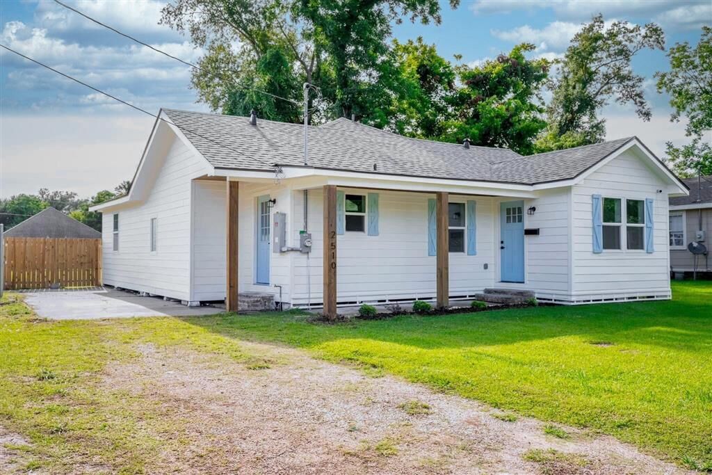 Property Photo:  2510 Ernest St Street  LA 70601 