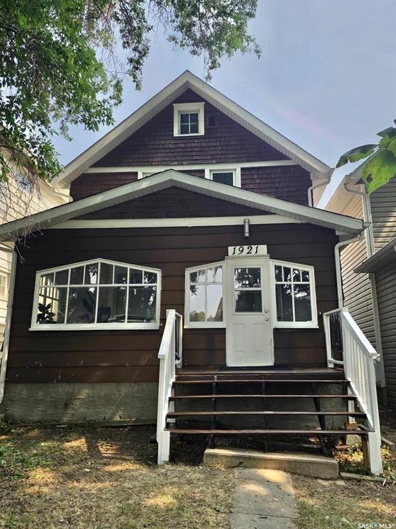 1921 Garnet Street — photo 1
