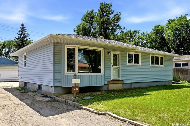 Property Photo:  1631 Macpherson Avenue  SK S4S 4E1 