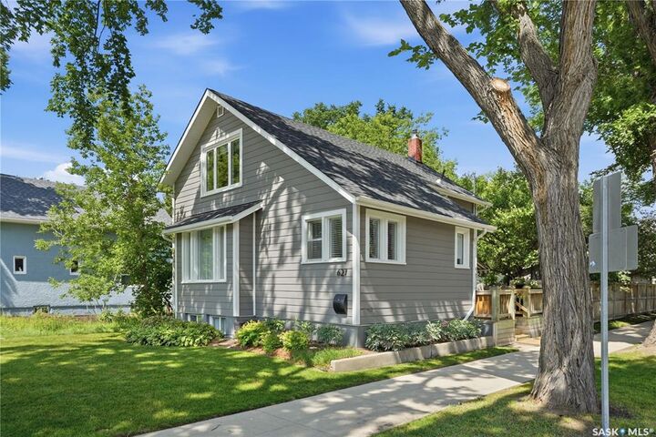 Property Photo: 627 12th Street E SK S7N 0H3
