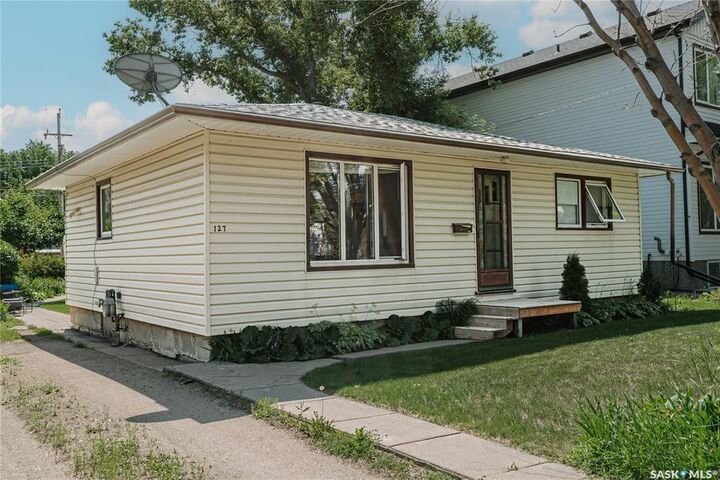 Property Photo:  127 107th Street W  SK S7N 1P2 