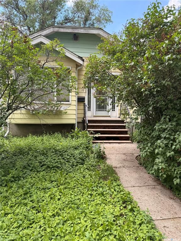 Property Photo:  1370 Retallack Street  SK S4T 2H9 