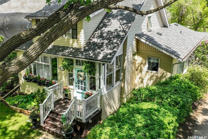 Property Photo: 2718 Regina Avenue SK S4S 0G5