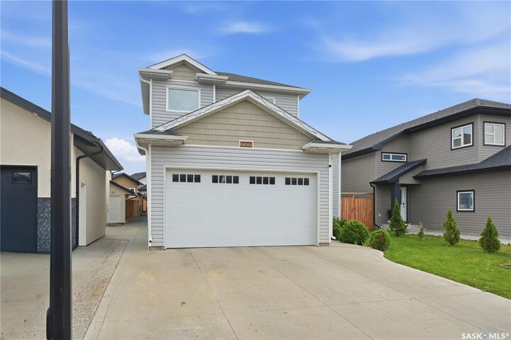 Property Photo:  223 Ells Crescent  SK S7L 6K6 