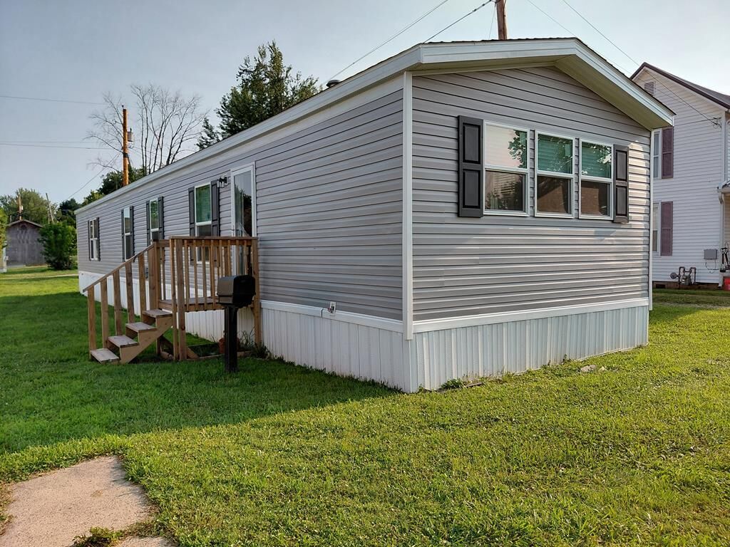 Property Photo:  512 W Broadway  OH 45692 