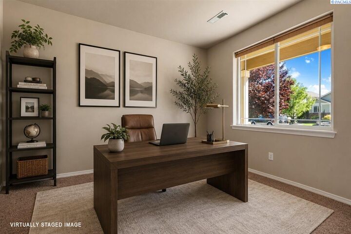 Property Photo: 2660 Sandpiper Loop WA 99354